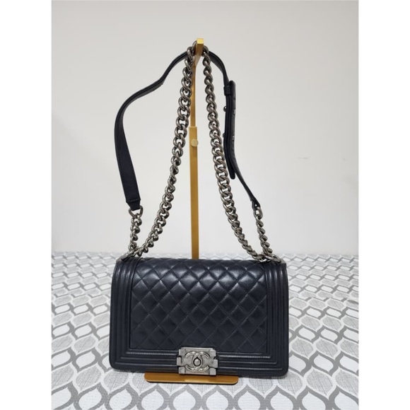 Authentic CHANEL Caviar Quilted New Medium Boy Flap Shoulder Bag Navy Blue - Picture 1 of 15